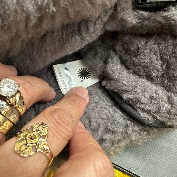 UGG Adirondock-III US-5 - Picture 8 of 12